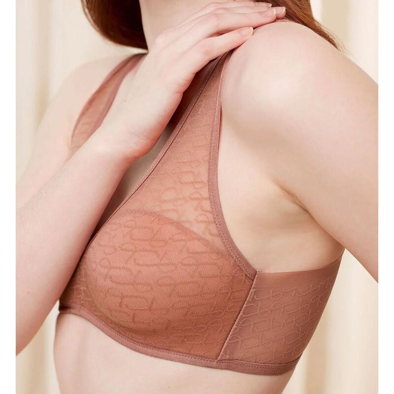 Triumph Signature Sheer image number 7